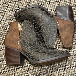 Not Rated Tarim Boot